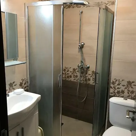 Premier Nadezhda * סאני ביץ'